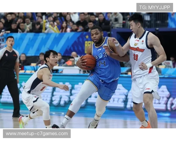 全面解析NBA直播盛宴 全程跟踪赛场精彩瞬间 与球迷共享激烈对决