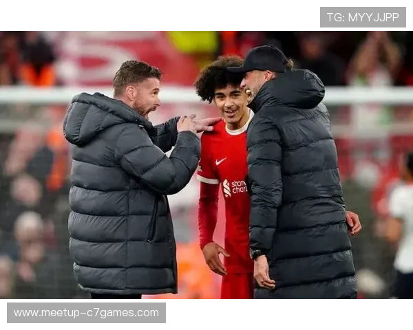 卢顿俱乐部最新动态聚焦球队表现转会进展与未来赛季前景分析