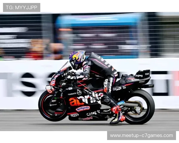 惊喜逆转！MotoGP最新赛事中年轻车手挑战老将夺冠