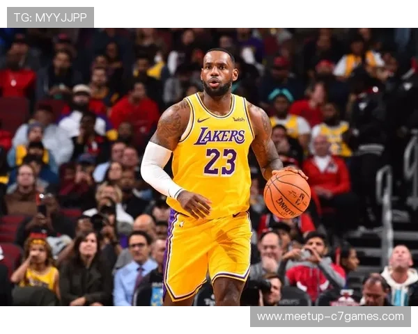 湖人勇夺关键胜利詹姆斯再显巨星本色全队士气大振